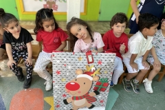 Jardin-Reina-de-la-Paz-entrega-regalos-SSCC-Fundacion14