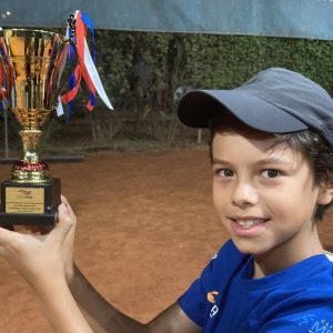 Triunfo en Tenis: