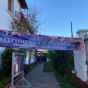 WhatsApp Image 2024-10-21 at 10.02.14 AM English Day en Sagrados Corazones de Providencia