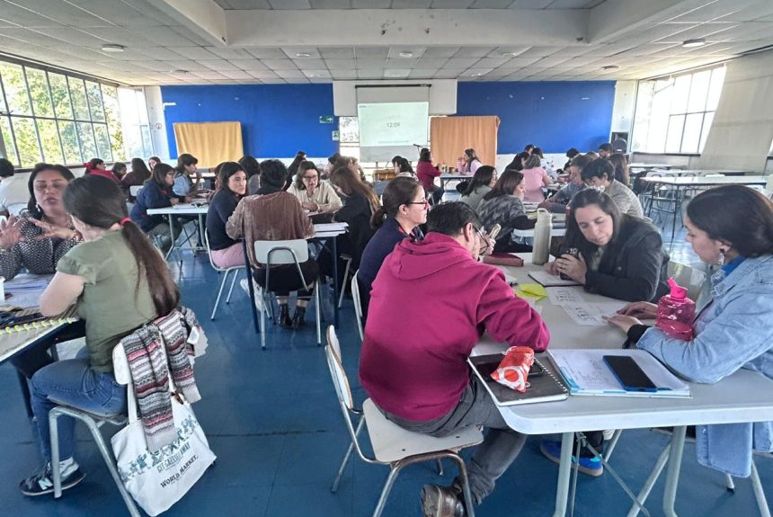 WhatsApp Image 2025-10-02 at 2.22.11 PM (1) Capacitación profesores