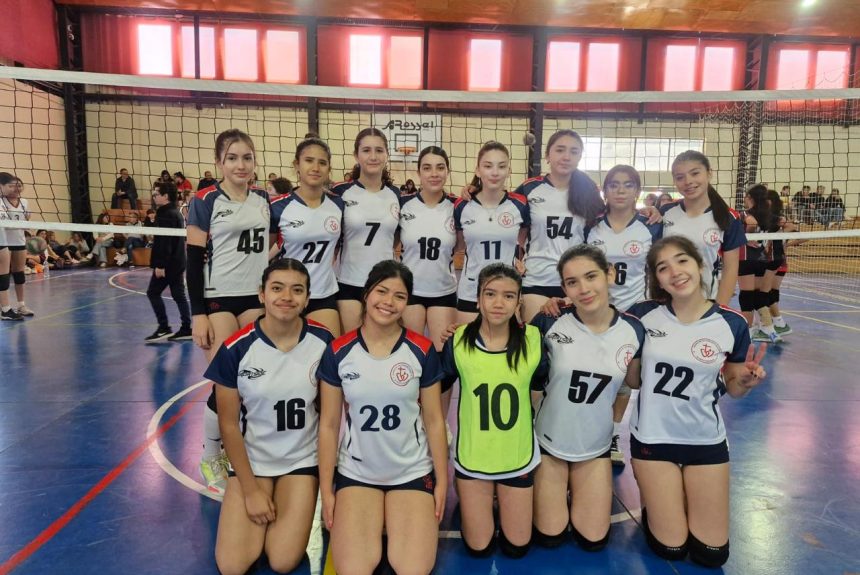 WhatsApp Image 2025-10-27 at 1.59.58 PM (1) ¡Vóleibol damas clasifica a las finales!