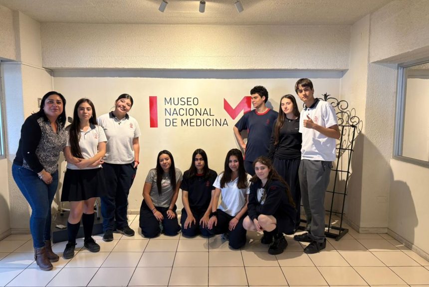 WhatsApp Image 2025-10-29 at 1.59.47 PM Salida pedagógica a la Facultad de Medicina de la Universidad de Chile