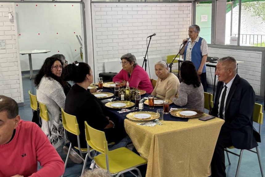Almuerzo Centro padre Damián en colegio SSCC Providencia fundación Sagrados Corazones