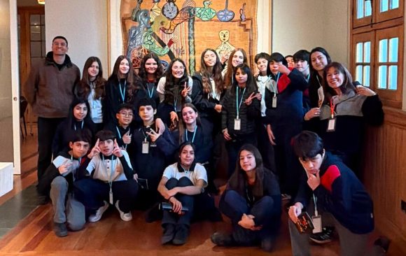 WhatsApp Image 2026-06-19 at 4.15.04 PM Visita a Biblioteca Escolar Futuro UC: