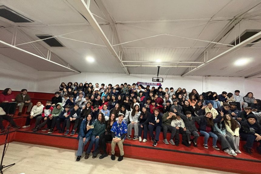 WhatsApp Image 2026-08-28 at 3.54.16 PM Teatro en inglés: una experiencia para aprender, participar y disfrutar